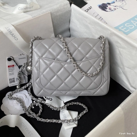 First Bag Ru FLAP BAG CHANEL 17CM 0715